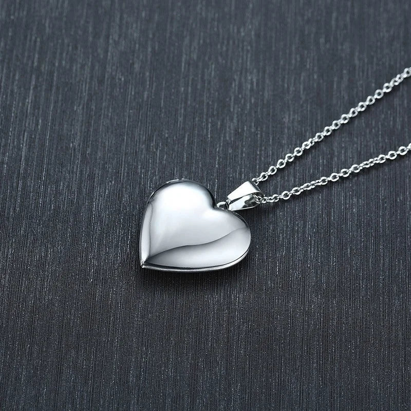 Trendy Stainless Steel Heart Locket Necklace for Women Girls, Can Be Opened Reliquary Pendant,with Family BFF Collar Jewelry