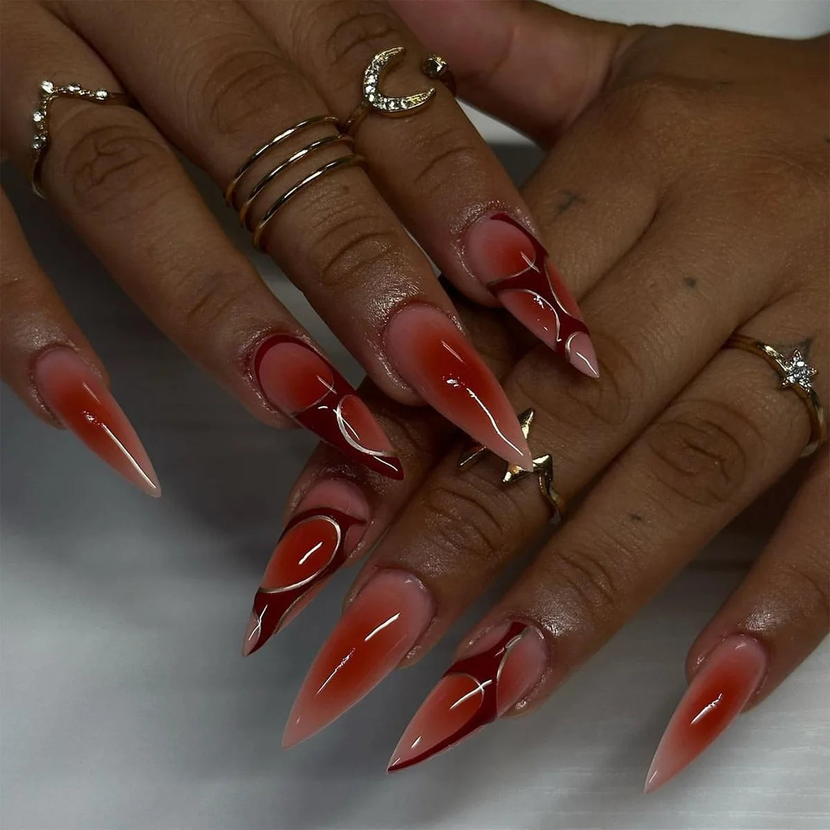 24pcs Deep Red Simple French Fake Nails Baroque Starry Ins Press on Nails For Women Wearable Detahcble Short Almond Fake Nails