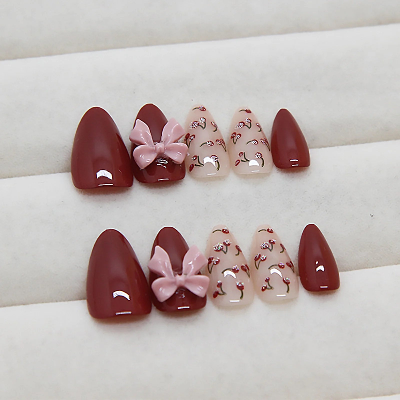 24pcs Deep Red Simple French Fake Nails Baroque Starry Ins Press on Nails For Women Wearable Detahcble Short Almond Fake Nails