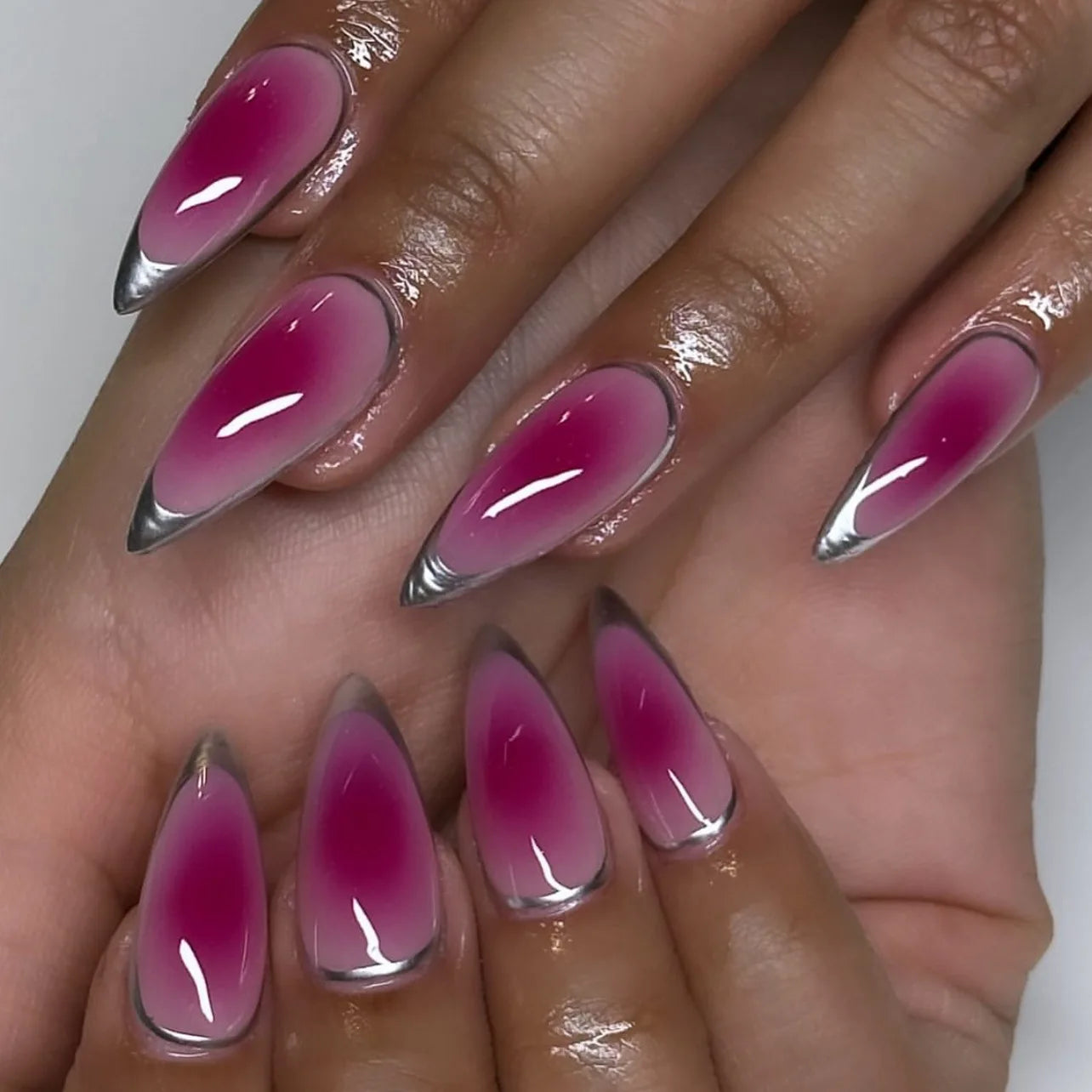 24pcs Deep Red Simple French Fake Nails Baroque Starry Ins Press on Nails For Women Wearable Detahcble Short Almond Fake Nails